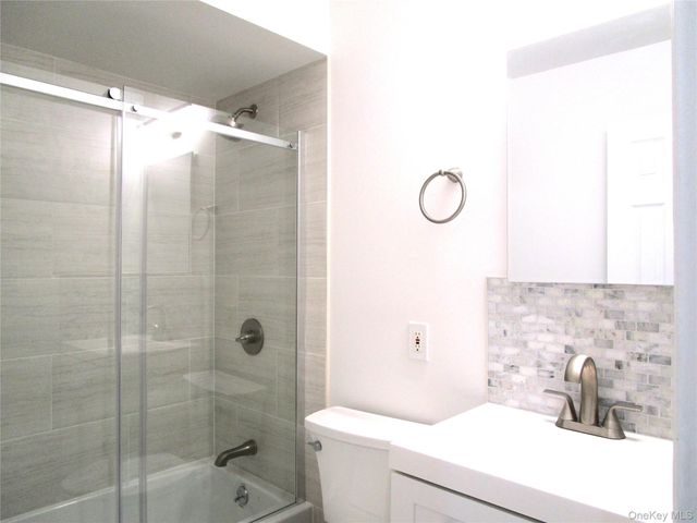 324 Post Avenue 12F, Westbury, NY 11590