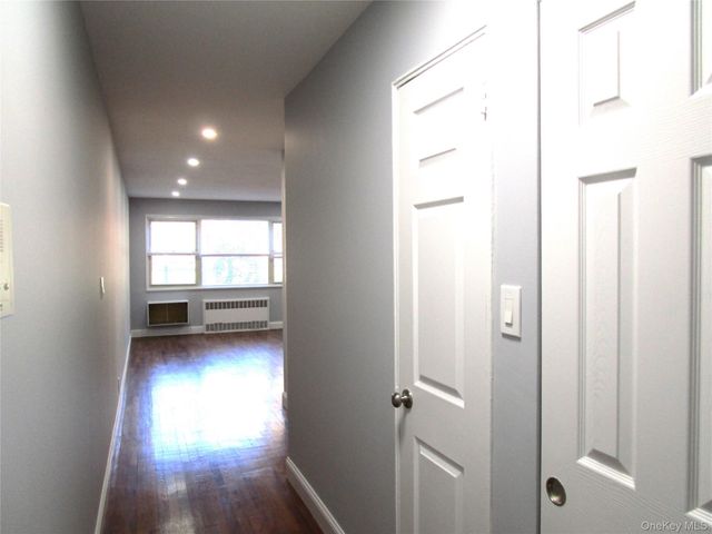 324 Post Avenue 12F, Westbury, NY 11590