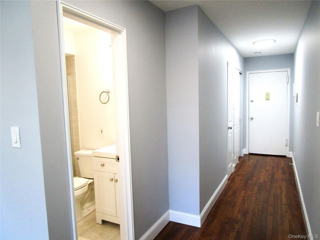 324 Post Avenue 12F, Westbury, NY 11590