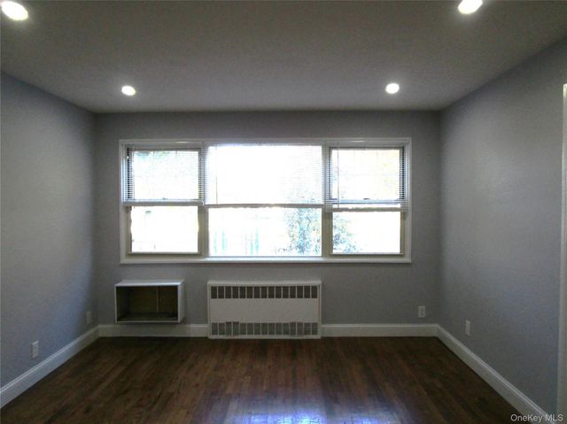 324 Post Avenue 12F, Westbury, NY 11590