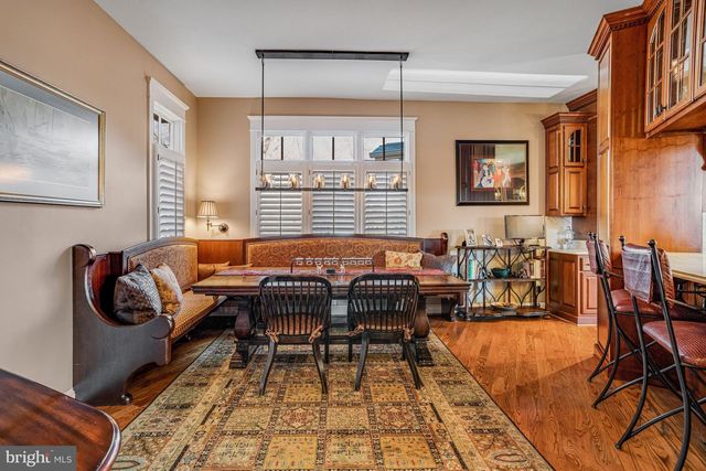 1017 WINDSWEPT DR, Great Falls, VA 22066
