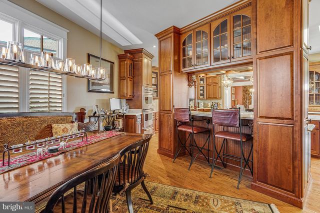 1017 WINDSWEPT DR, Great Falls, VA 22066