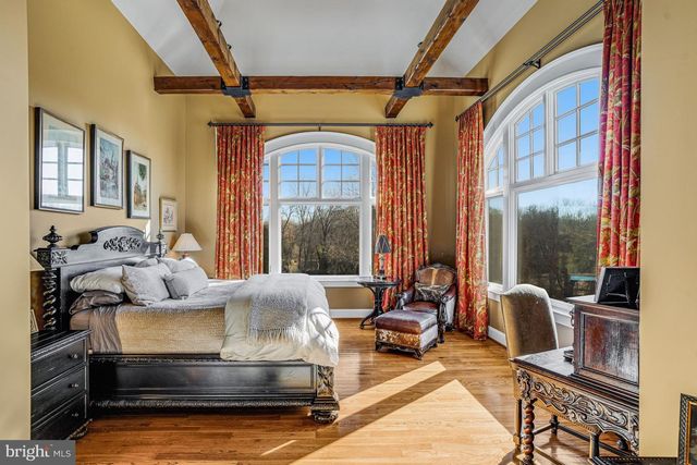 1017 WINDSWEPT DR, Great Falls, VA 22066