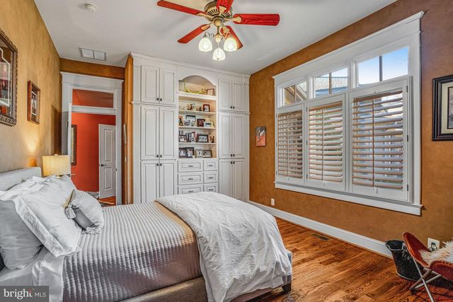 1017 WINDSWEPT DR, Great Falls, VA 22066