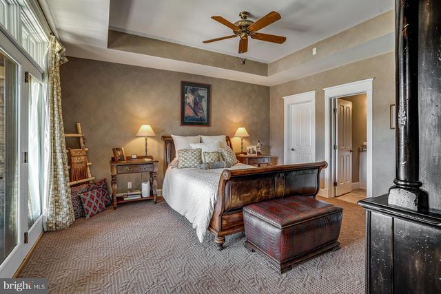 1017 WINDSWEPT DR, Great Falls, VA 22066