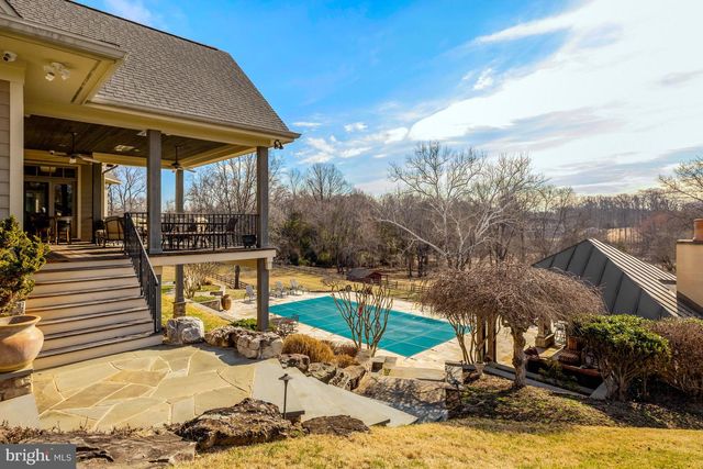 1017 WINDSWEPT DR, Great Falls, VA 22066