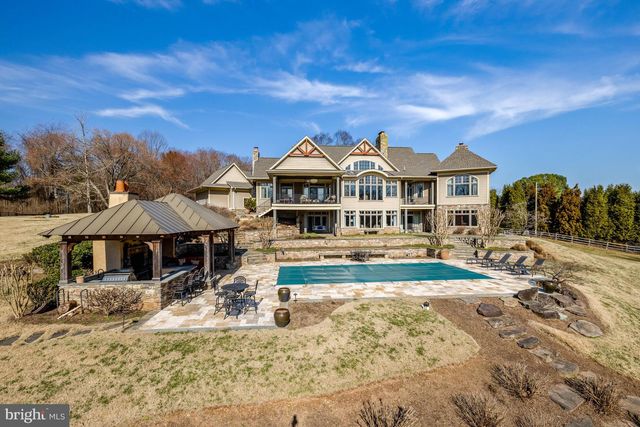 1017 WINDSWEPT DR, Great Falls, VA 22066