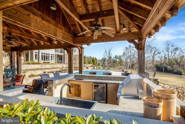 1017 WINDSWEPT DR, Great Falls, VA 22066