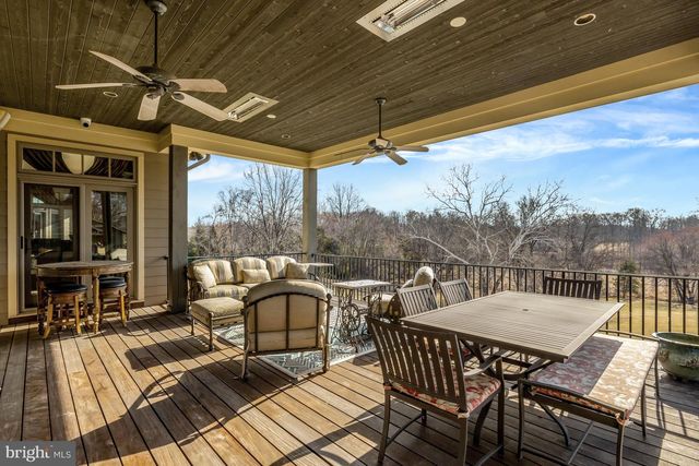 1017 WINDSWEPT DR, Great Falls, VA 22066