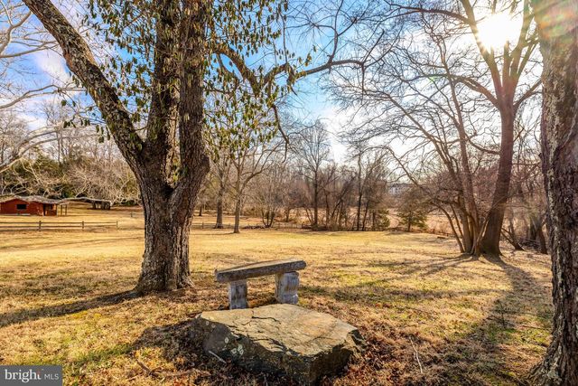1017 WINDSWEPT DR, Great Falls, VA 22066
