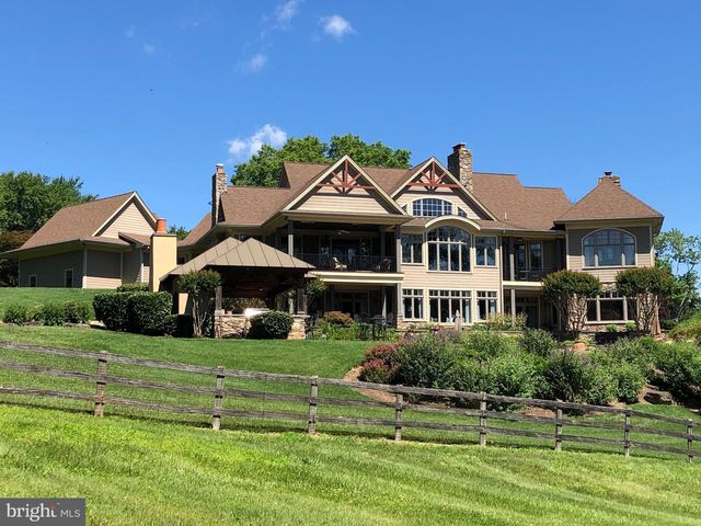 1017 WINDSWEPT DR, Great Falls, VA 22066