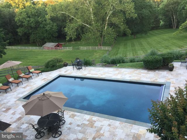 1017 WINDSWEPT DR, Great Falls, VA 22066