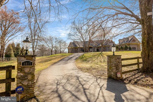 1017 WINDSWEPT DR, Great Falls, VA 22066