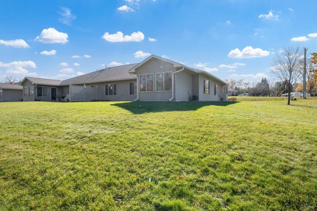 2327 Pinewood Road SE, Rochester, MN 55904