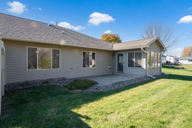 2327 Pinewood Road SE, Rochester, MN 55904