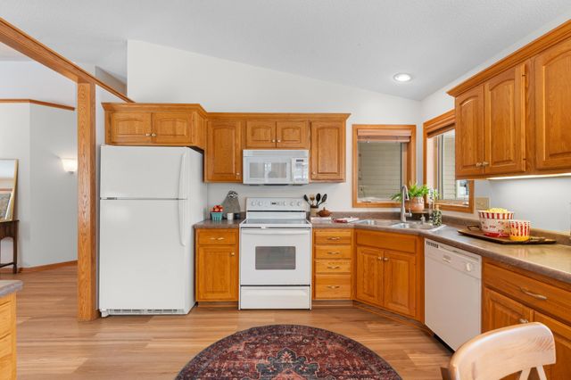 2327 Pinewood Road SE, Rochester, MN 55904