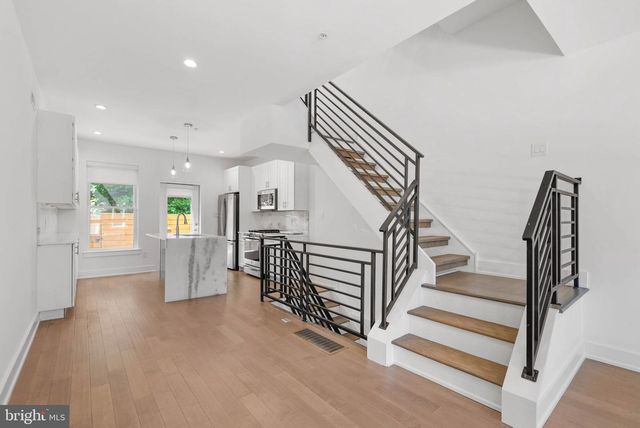 616 DUDLEY ST, Philadelphia, PA 19148