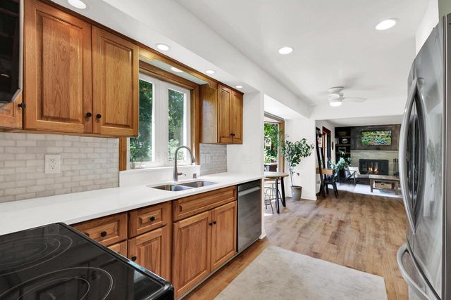 14965 W North AVENUE, Brookfield, WI 53005