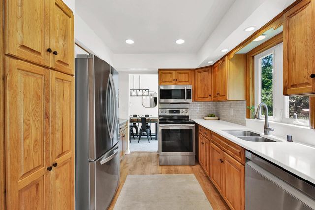 14965 W North AVENUE, Brookfield, WI 53005