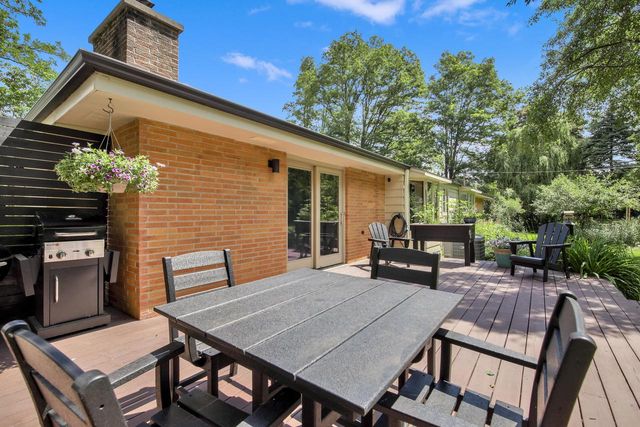 14965 W North AVENUE, Brookfield, WI 53005
