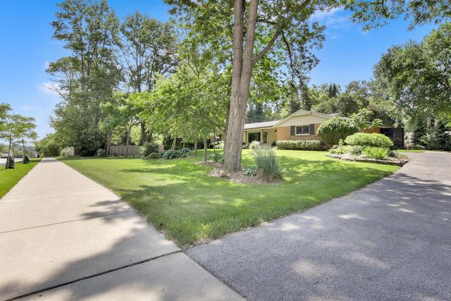 14965 W North AVENUE, Brookfield, WI 53005
