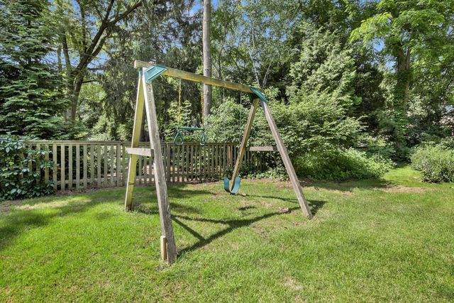 14965 W North AVENUE, Brookfield, WI 53005