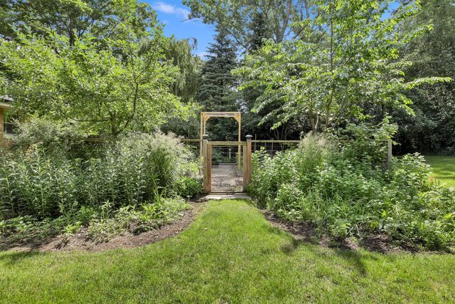 14965 W North AVENUE, Brookfield, WI 53005