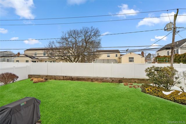 36 Stauber Drive, Plainview, NY 11803