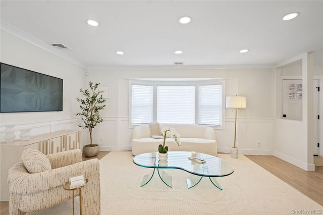 36 Stauber Drive, Plainview, NY 11803