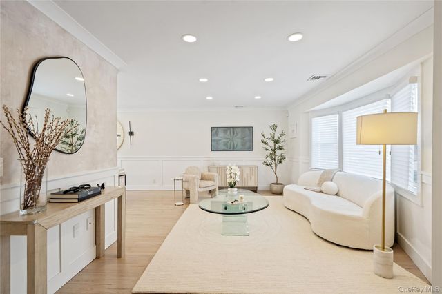 36 Stauber Drive, Plainview, NY 11803