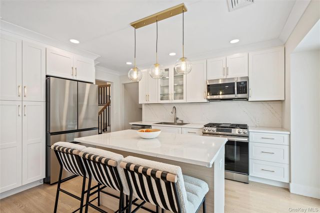 36 Stauber Drive, Plainview, NY 11803