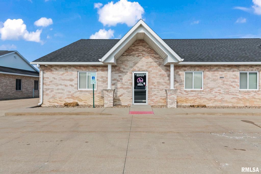 3901 Pintail Dr Ste B, Springfield, IL 62711