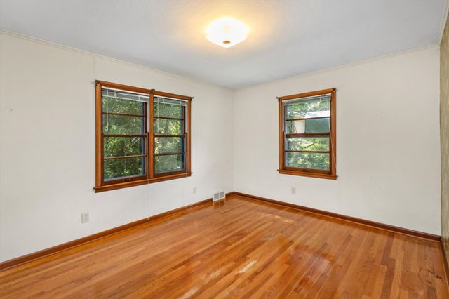 2619 Meadow Glen Road, Ames, IA 50014