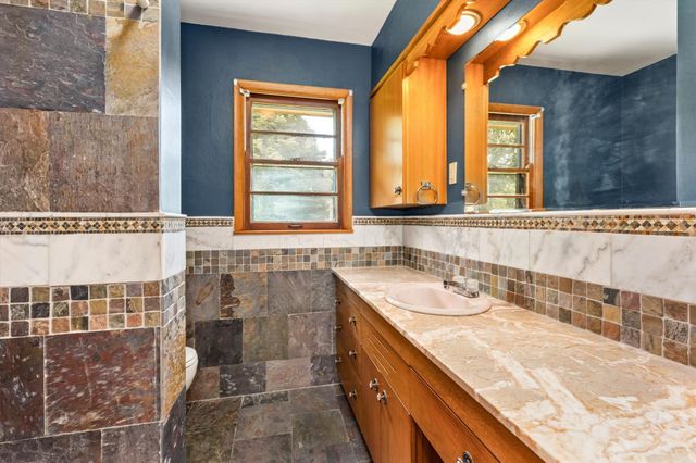 2619 Meadow Glen Road, Ames, IA 50014