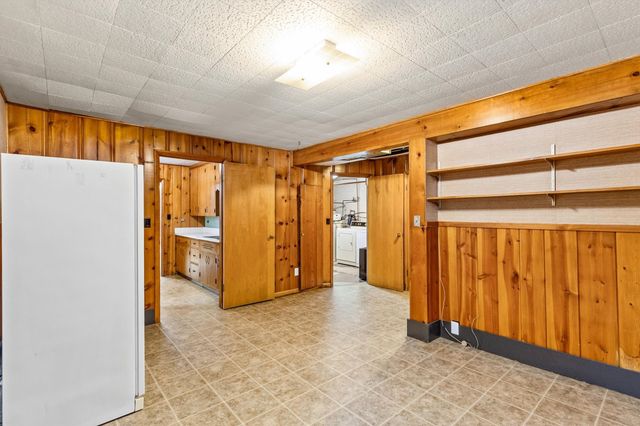 2619 Meadow Glen Road, Ames, IA 50014