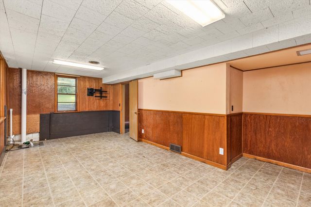 2619 Meadow Glen Road, Ames, IA 50014