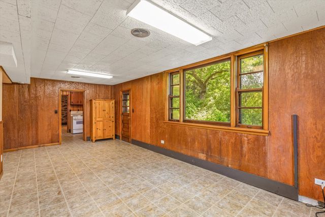 2619 Meadow Glen Road, Ames, IA 50014