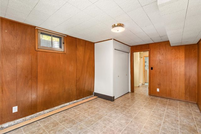 2619 Meadow Glen Road, Ames, IA 50014