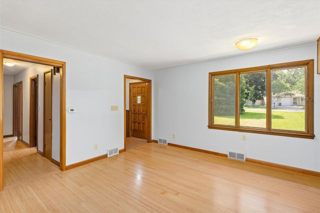 2619 Meadow Glen Road, Ames, IA 50014