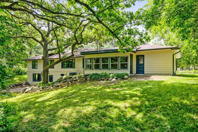 2619 Meadow Glen Road, Ames, IA 50014