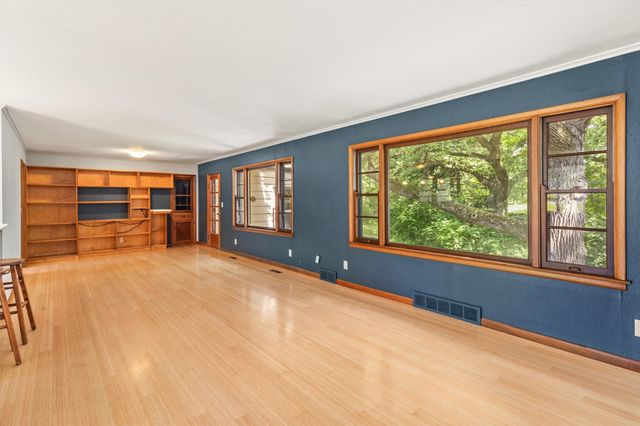 2619 Meadow Glen Road, Ames, IA 50014