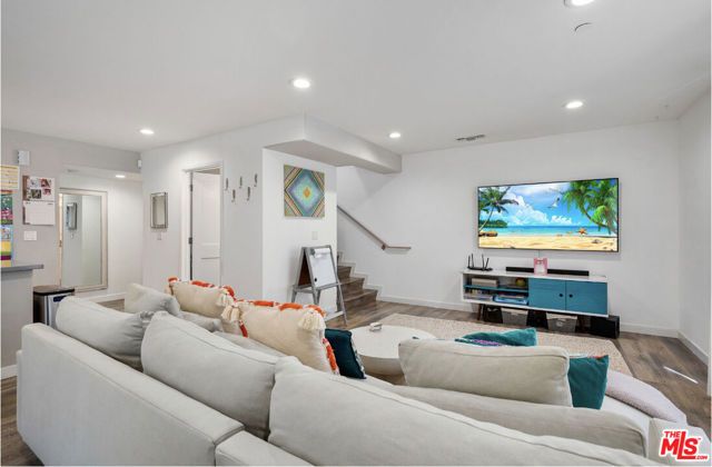14321 Irma Way, Van Nuys (los Angeles), CA 91405