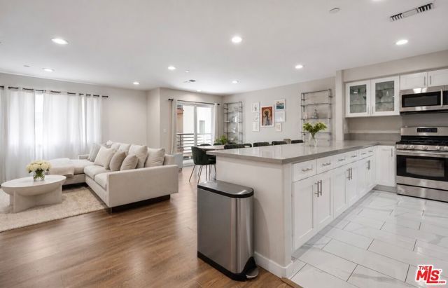 14321 Irma Way, Van Nuys (los Angeles), CA 91405