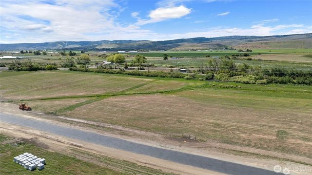 520 Thorp Landing Lane, Thorp, WA 98946
