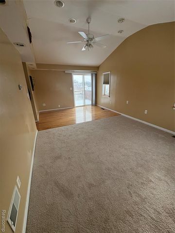 860 Eagle Heights Drive, South Lyon, MI 48178