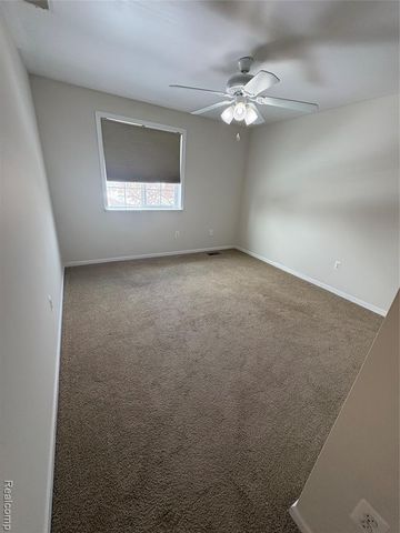 860 Eagle Heights Drive, South Lyon, MI 48178