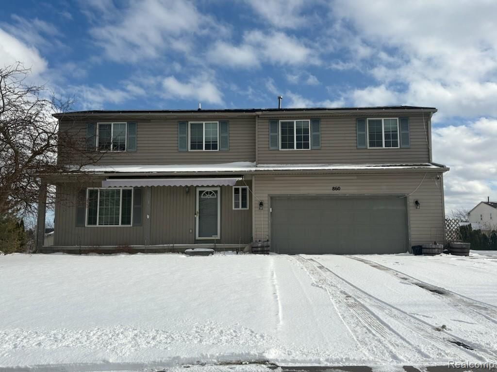 860 Eagle Heights Drive, South Lyon, MI 48178
