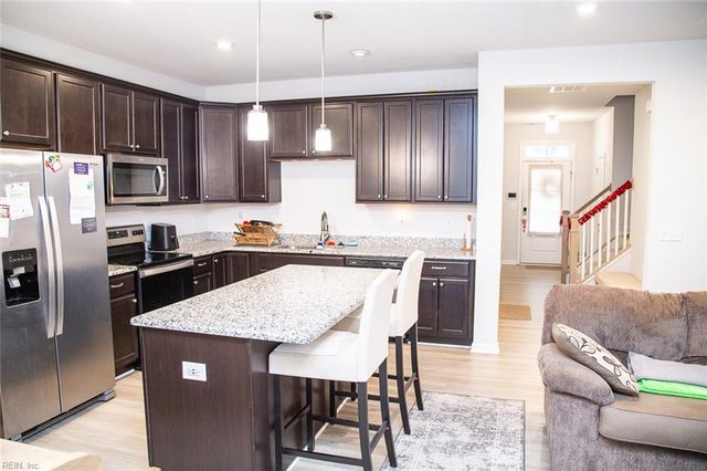 640 Revival LN, Virginia Beach, VA 23462