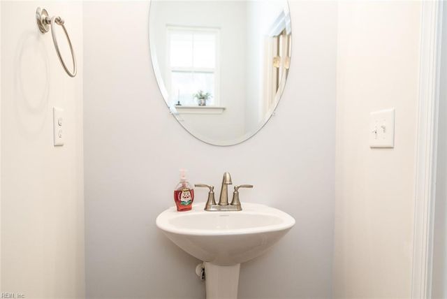 640 Revival LN, Virginia Beach, VA 23462