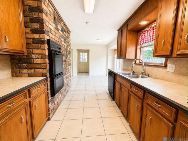 5822 Parkbrier Ct, Baton Rouge, LA 70816